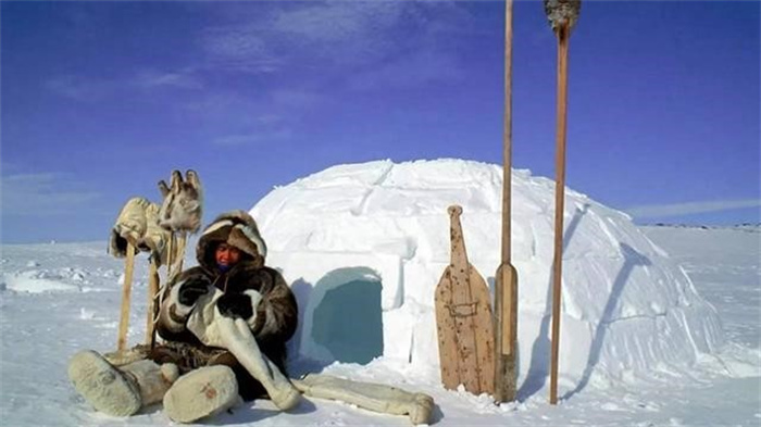 因纽特人住冰屋不冷的奥秘：零下50℃中居然可生火  雪却不化