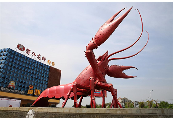 世界上最大的小龙虾雕塑 位于我国湖北（潜江龙虾）