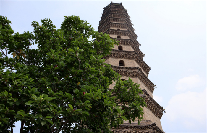 世界上最高的古砖塔 高度为85m（汾阳文峰塔）