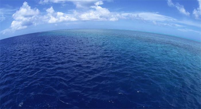 世界上面积最大的海洋 占据地球1/3（太平洋）