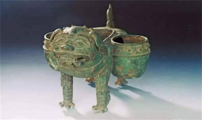 泸州农民捡到一只麒麟 是古代的温酒器（文物遗落）