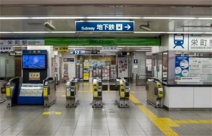 地铁成日本女性“噩梦”？为什么宁愿走路不坐？