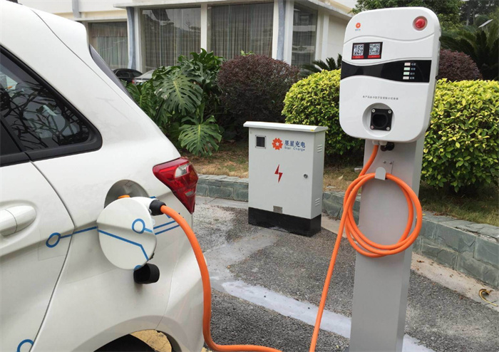 为何现在的新能源车 充电价格越来越贵（充电桩）