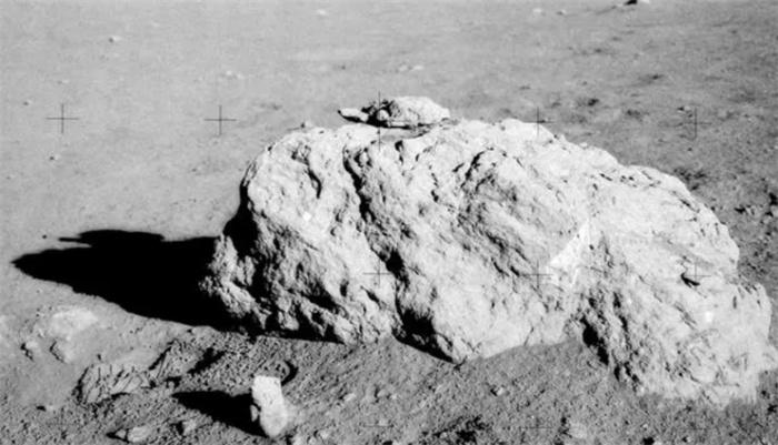 霍金猜测被揭开 月球背面图像传回（霍金猜测是对的）