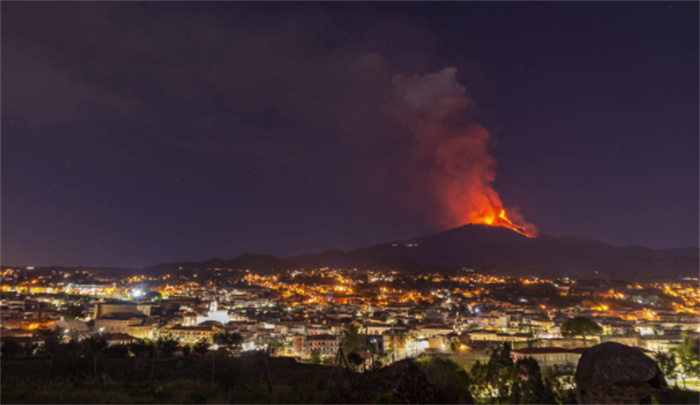 喷发次数最多的火山 埃特纳火山（意大利）